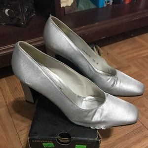 Vintage silver pumps